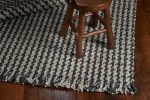 8' X 10' Gray And Light Gray Wool Houndstooth Hand Woven Area Rug With Fringe